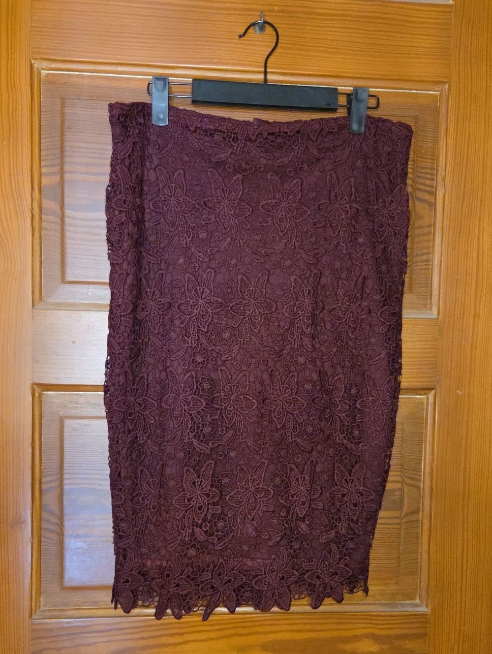 Atmosphere Burgundy Floral Lace Pencil Skirt